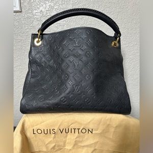 COPY - Lv Artsy black leather